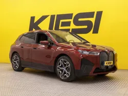 Punainen Käytetty 2022 BMW iX Comfort Edition Katumaasturi | 52 890 € (Perustarjous)