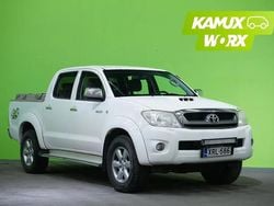 Valkoinen Käytetty 2010 Toyota HiLux SR Nouto | 20 880 € (Perustarjous)