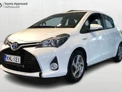 Valkoinen Käytetty 2016 Toyota Yaris Hybrid Active Viistoperä | 12 890 € (Perustarjous)