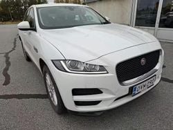 Val Käytetty 2017 Jaguar F-Pace Pure Katumaasturi | 18 490 €