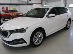 Valkoinen Käytetty 2023 Skoda Octavia Style Farmari | 35 900 €
