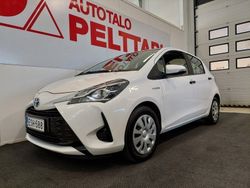 Valkoinen Käytetty 2020 Toyota Yaris Hybrid Life Viistoperä | 15 900 € (Perustarjous)
