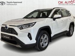 070 pearl white Käytetty 2022 Toyota RAV4 Edition Katumaasturi | 37 900 € (Perustarjous)