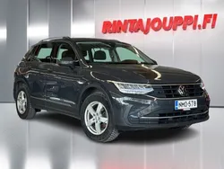 Harmaa Käytetty 2022 VW Tiguan Comfortline Katumaasturi | 29 300 € (Hieman kallis)