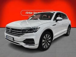 Käytetty 2023 VW Touareg Atmosphere Katumaasturi | 65 990 € (Hieman kallis)