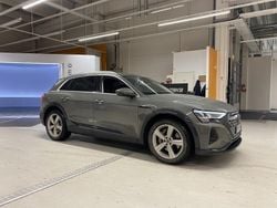 Käytetty 2023 Audi Q8 e-tron Katumaasturi | 45 900 € (Hyvä tarjous)