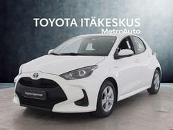 Valkoinen Käytetty 2020 Toyota Yaris Active Viistoperä | 17 490 € (Perustarjous)