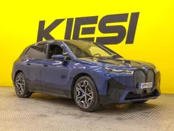 Sininen Käytetty 2022 BMW iX Comfort Edition Katumaasturi | 59 390 € (Supertarjous)