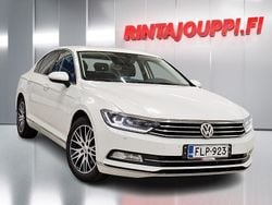 Valkoinen Käytetty 2015 VW Passat Comfortline Sedan | 13 280 € (Perustarjous)