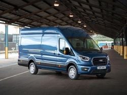 Valkoinen Käytetty 2022 Ford Transit Trend Van | 30 900 € (Kallis)