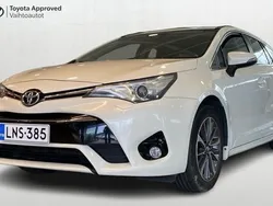Valkoinen Käytetty 2017 Toyota Avensis Multidrive S Farmari | 20 490 € (Perustarjous)