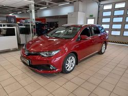 Punainen Käytetty 2018 Toyota Auris Touring Sports Active Farmari | 14 900 € (Hyvä tarjous)