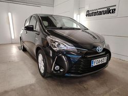 Musta Käytetty 2019 Toyota Yaris Hybrid Premium Viistoperä | 17 900 € (Perustarjous)