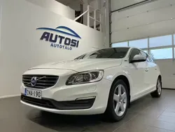 Valkoinen Käytetty 2018 Volvo V60 Momentum Farmari | 19 480 €