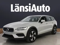 Harmaa Käytetty 2019 Volvo V60 CC Farmari | 27 890 € (Perustarjous)