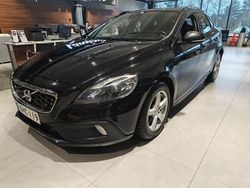 Musta Käytetty 2016 Volvo V40 CC Business Edition Farmari | 15 990 € (Perustarjous)