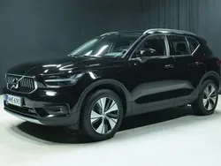 Musta Käytetty 2021 Volvo XC40 Business Edition Katumaasturi | 29 500 € (Perustarjous)
