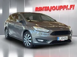 Ruskea Käytetty 2015 Ford Focus Trend Farmari | 5 900 € (Perustarjous)