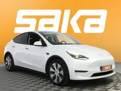 Valkoinen Käytetty 2022 Tesla Model Y Long Range Katumaasturi | 28 900 € (Hyvä tarjous)