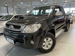 Musta Käytetty 2011 Toyota HiLux SR Nouto | 24 960 € (Hyvä tarjous)