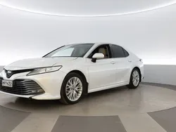 Valkoinen Käytetty 2020 Toyota Camry Style Sedan | 22 790 € (Perustarjous)