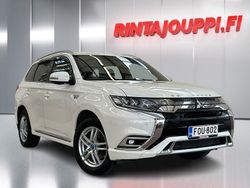 Käytetty 2021 Mitsubishi Outlander P-HEV Instyle Katumaasturi | 15 680 € (Hieman kallis)