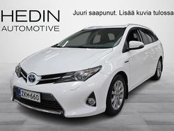 Valkoinen Käytetty 2015 Toyota Auris Touring Sports Active Farmari | 11 900 € (Perustarjous)