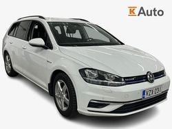 Valkoinen Käytetty 2018 VW Golf VII Comfortline Farmari | 16 900 € (Perustarjous)