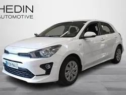 Valkoinen Käytetty 2021 Kia Rio LX Viistoperä | 13 990 € (Hieman kallis)
