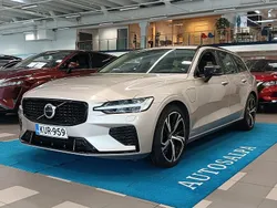 Käytetty 2023 Volvo V60 Performance Farmari | 42 900 € (Perustarjous)