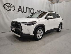 Valkoinen Käytetty 2024 Toyota Corolla Cross Edition Katumaasturi | 40 900 € (Hieman kallis)