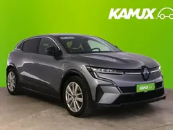 Shale grey Käytetty 2023 Renault Mégane Equilibre Sedan | 28 480 € (Perustarjous)