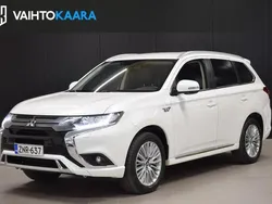 Käytetty 2021 Mitsubishi Outlander P-HEV Invite+ Katumaasturi | 26 900 € (Perustarjous)