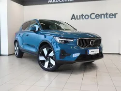 Sininen Käytetty 2023 Volvo XC40 Plus Katumaasturi | 40 800 € (Perustarjous)