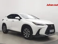 Valkoinen Käytetty 2024 Lexus NX450h+ Executive Line Katumaasturi | 62 990 € (Perustarjous)