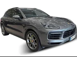 Käytetty 2019 Porsche Cayenne Katumaasturi | 62 390 € (Perustarjous)