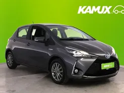 Hopea / harmaa Käytetty 2017 Toyota Yaris Hybrid Edition Sedan | 12 380 € (Hieman kallis)