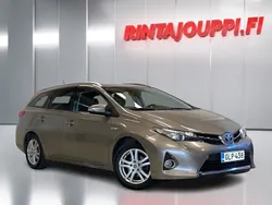 Ruskea Käytetty 2015 Toyota Auris Touring Sports Active Farmari | 12 480 € (Perustarjous)