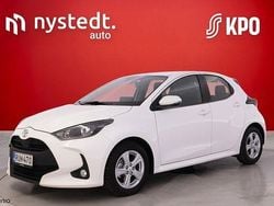 Valkoinen Käytetty 2021 Toyota Yaris Active Viistoperä | 17 900 € (Hieman kallis)