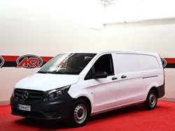 Valkoinen Käytetty 2019 Mercedes Vito Tila-auto | 23 700 € (Perustarjous)