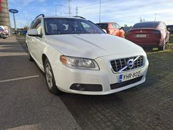 Valkoinen Käytetty 2011 Volvo V70 Momentum Farmari | 9 880 € (Hyvä tarjous)