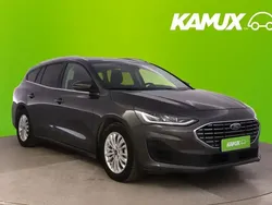 Hopea / harmaa Käytetty 2023 Ford Focus Titanium Farmari | 24 900 € (Hieman kallis)