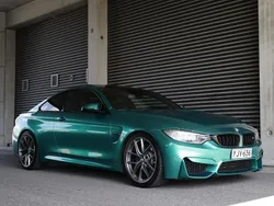 Harmaa Käytetty 2015 BMW M4 Comfort Edition Coupe - kaksiovinen | 65 500 €