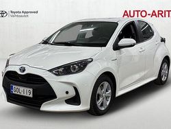 Valkoinen Käytetty 2020 Toyota Yaris Active Viistoperä | 18 590 € (Kallis)