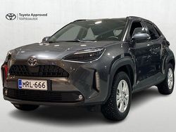 1g3 / 20 Käytetty 2025 Toyota Yaris Cross Plus Katumaasturi | 32 690 € (Perustarjous)