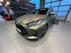 Ruskea (beige) Käytetty 2022 Toyota Yaris Style Viistoperä | 24 400 € (Kallis)