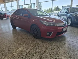 Punainen Käytetty 2016 Toyota Corolla Active Sedan | 12 800 € (Perustarjous)