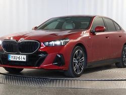 Punainen Käytetty 2024 BMW 550e M Sport Sedan | 92 900 €