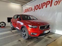 Punainen Käytetty 2018 Volvo XC40 Momentum Katumaasturi | 27 800 € (Perustarjous)
