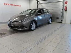 Harmaa Käytetty 2017 Toyota Auris Active Viistoperä | 13 900 € (Perustarjous)